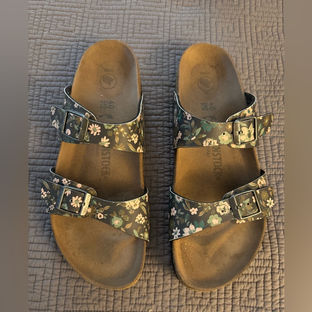 Women's Birkenstock sandals. Dark green with floral print size 40 or American 9